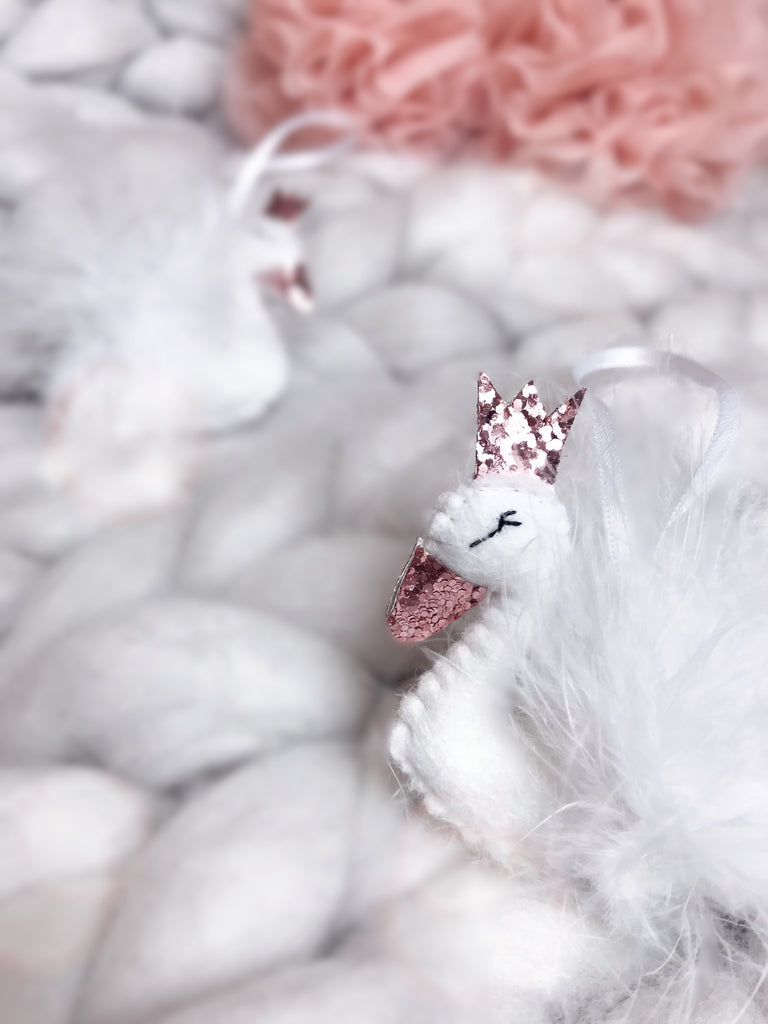Mini Hanging Princess Cygnet