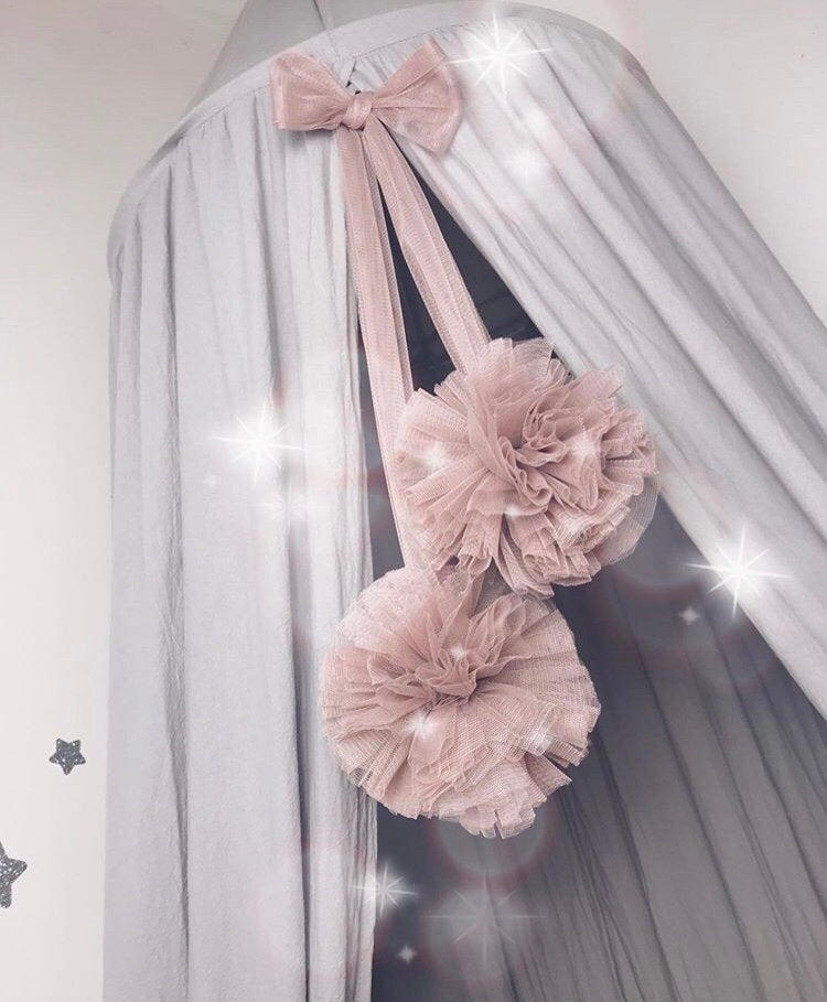 Frou-frou Pom Duo